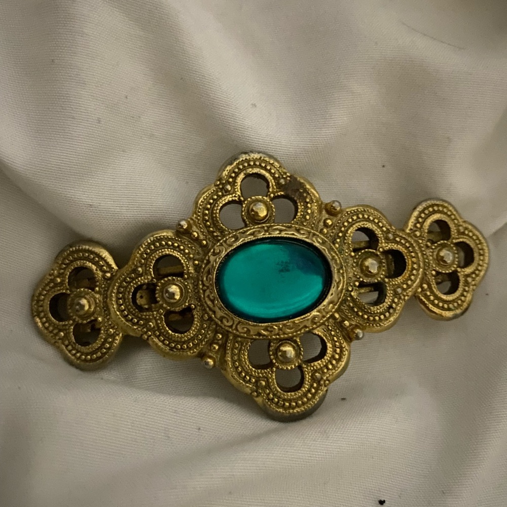 Vintage hair clip